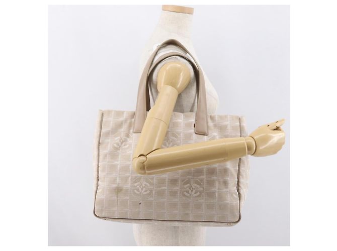 CHANEL Nuova Borsa Tote da Viaggio Nylon Beige Oro CC Auth BA10414 D'oro - vista 25
