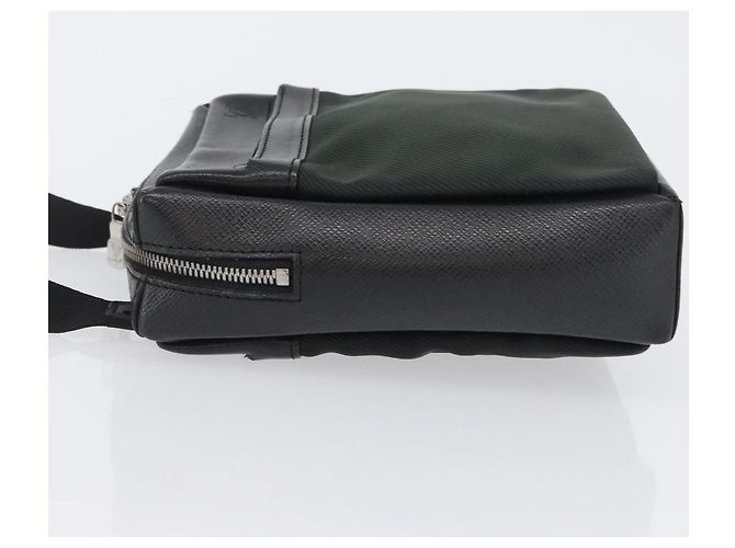 LOUIS VUITTON Borsa a Spalla Taiga Sayan Épicea M30908 LV Auth bs33263 - vista 5