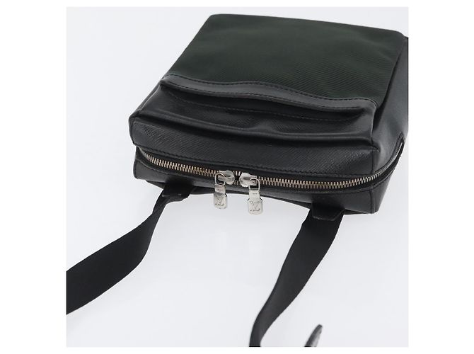 LOUIS VUITTON Borsa a Spalla Taiga Sayan Épicea M30908 LV Auth bs33263 - vista 6