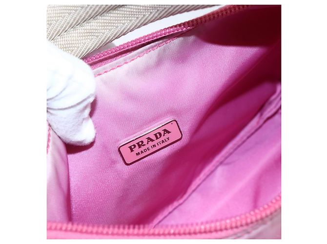 Pochette in nylon PRADA rosa Auth 170906 - vista 16