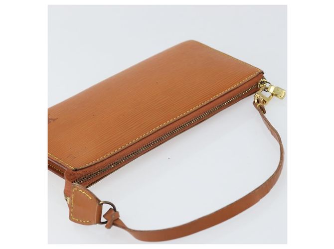 LOUIS VUITTON Epi Pochette Accesorios Pouch Zipangu Oro M52948 LV Auth 171803 - vista 6