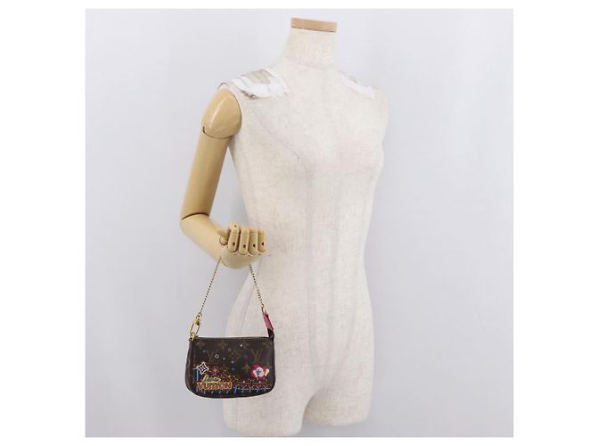LOUIS VUITTON Monogram Vivienne Mini Pochette Accessori M69752 Auth 168215SAM Monogramma - vista 23