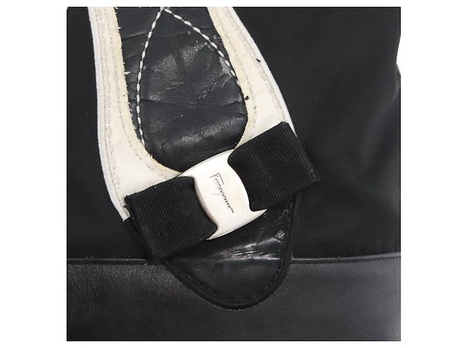 Borsa Tote Vala in Nylon Nero Argento Auth BA10741 di Salvatore Ferragamo - vista 15
