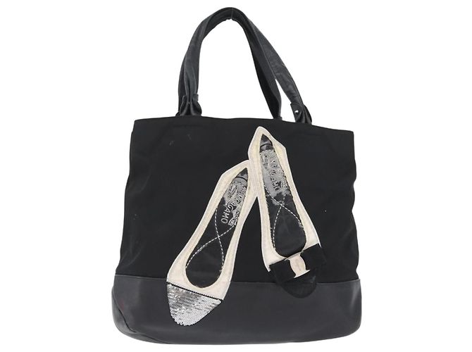 Borsa Tote Vala in Nylon Nero Argento Auth BA10741 di Salvatore Ferragamo - vista 2