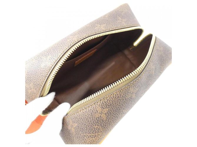 Beauty Case Monogram Louis Vuitton Marrone - vista 5