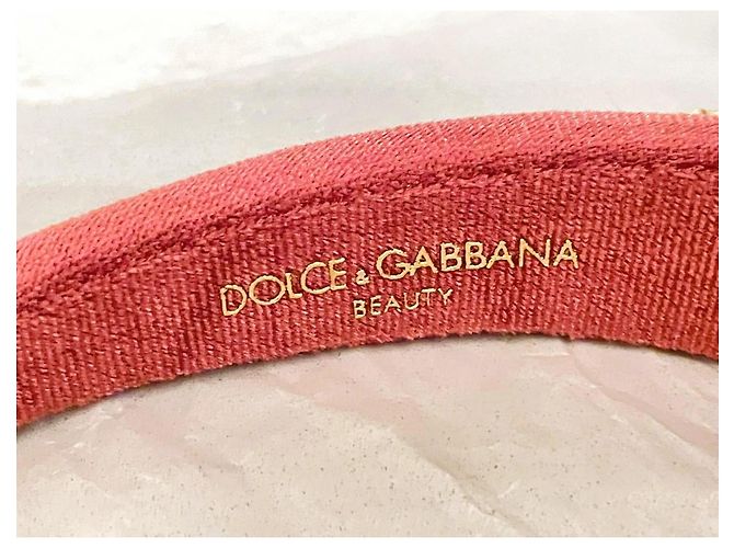 Splendido cerchietto gioiello per capelli DOLCE & GABBANa velluto rosa scuro con stemma D'oro - vista 3