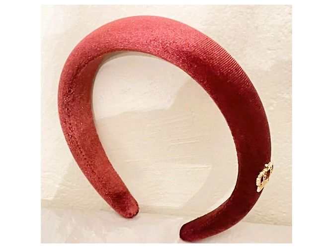 Splendido cerchietto gioiello per capelli DOLCE & GABBANa velluto rosa scuro con stemma D'oro - vista 4