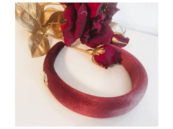 Splendido cerchietto gioiello per capelli DOLCE & GABBANa velluto rosa scuro con stemma D'oro - vista 5