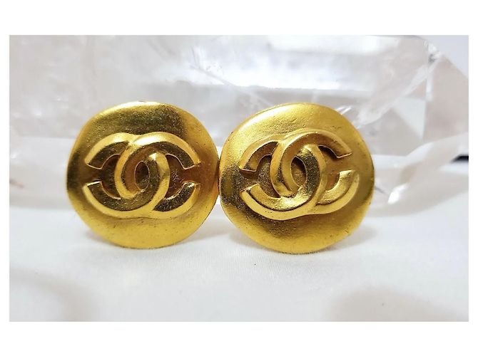 Chanel Orecchini Logo CC 3D Placcati Oro D'oro - vista 5