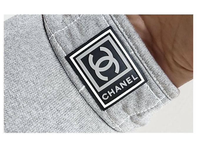 Visiera Chanel Sports Line Grigia in Cotone Grigio - vista 3