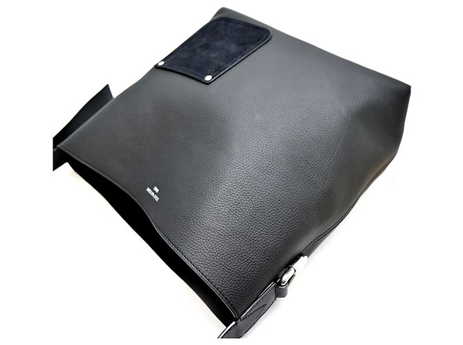 Borsa Tote LV Touch Verso di Louis Vuitton Nero - vista 3