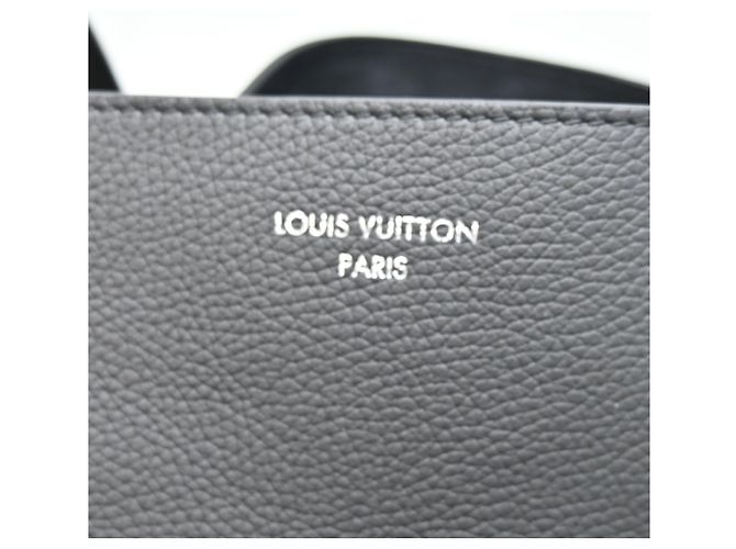 Borsa Tote LV Touch Verso di Louis Vuitton Nero - vista 8