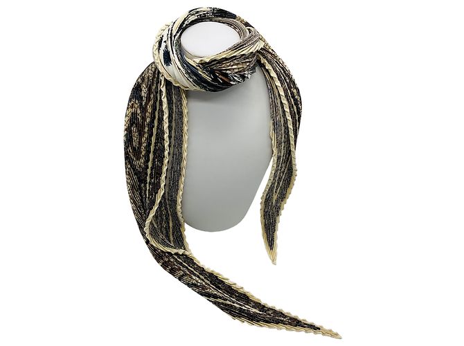 Hermès Bufanda plisada de seda twill con estampado Sous Le Cèdre en marrón / marfil multi Castaño - vista 2