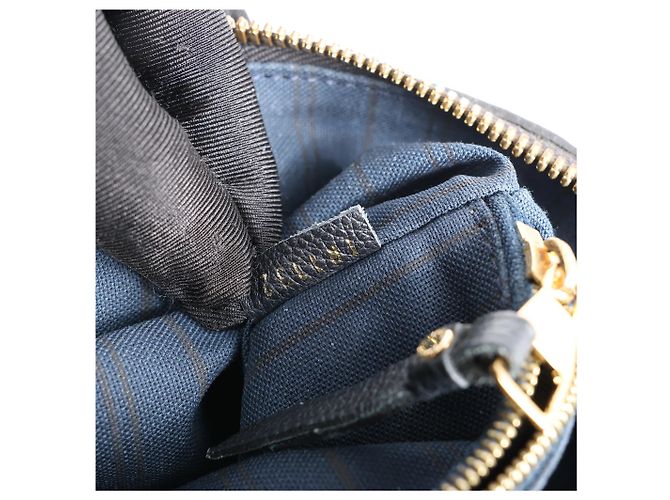 Borsa a Spalla Lumineuse PM Monogram Empreinte in Blu Navy M93410 di Louis Vuitton - vista 11