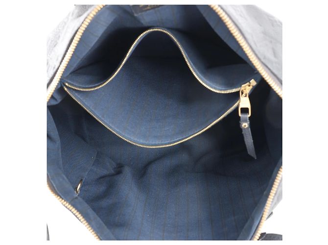 Borsa a Spalla Lumineuse PM Monogram Empreinte in Blu Navy M93410 di Louis Vuitton - vista 12