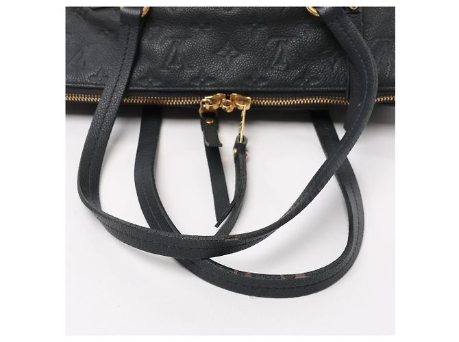 Borsa a Spalla Lumineuse PM Monogram Empreinte in Blu Navy M93410 di Louis Vuitton - vista 6
