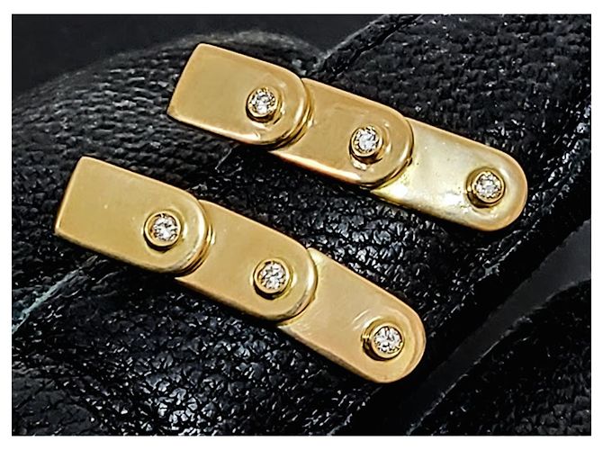 Orecchini Gucci a 3 livelli in oro giallo 18k e diamanti - vista 10