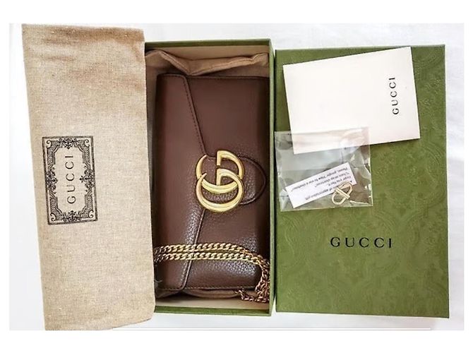 Portafoglio Gucci GG Marmont in pelle di vitello marrone e oro Gold hardware - vista 6