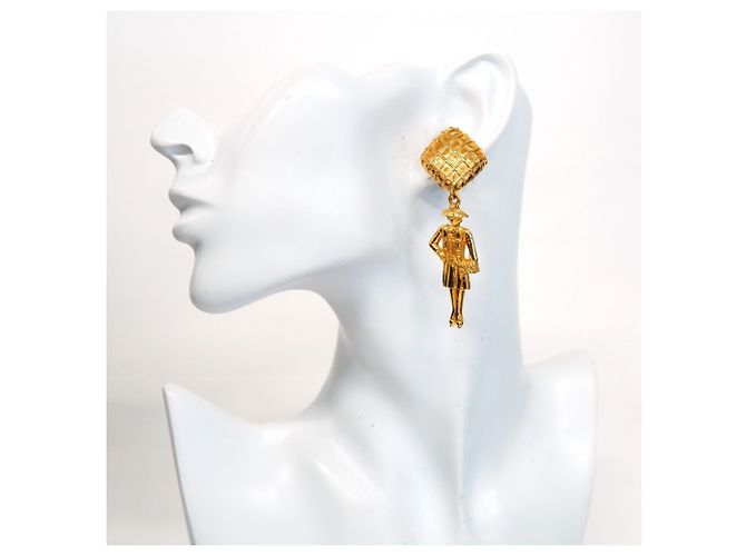 Orecchini Clip Mademoiselle di Chanel D'oro - vista 6