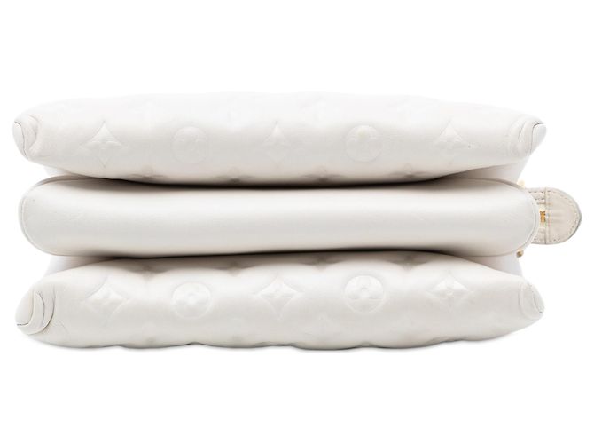 Coussin PM in pelle di agnello bianco con monogramma in rilievo Louis Vuitton - vista 3