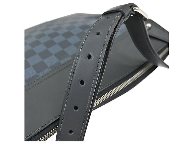 Borsa Messenger Greenwich Louis Vuitton Damier Cobalt Nero - vista 6