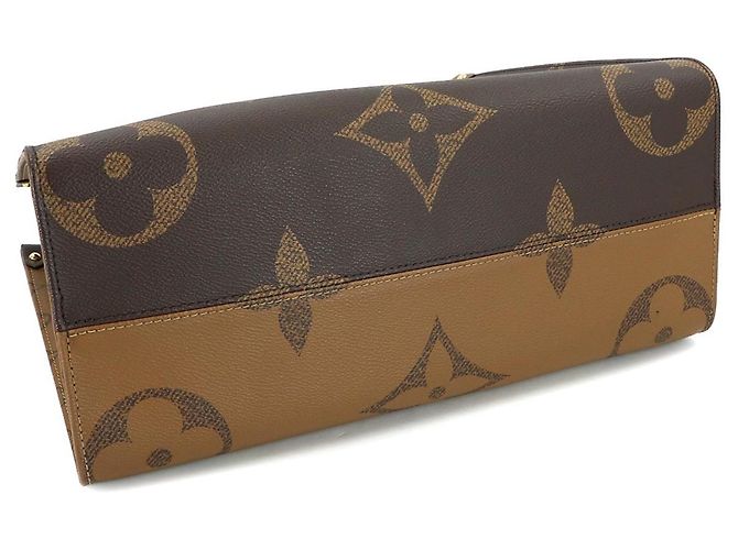 Borsa Onthego MM Monogramma Gigante Louis Vuitton - vista 5