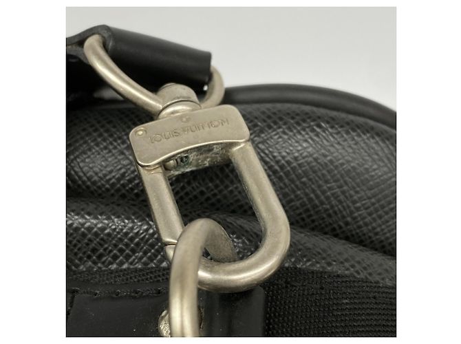 Borsa Boston Taiga Satellite 53 Louis Vuitton in Ardoise Grigio - vista 12
