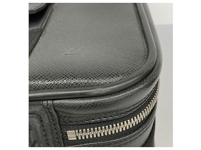 Borsa Boston Taiga Satellite 53 Louis Vuitton in Ardoise Grigio - vista 6