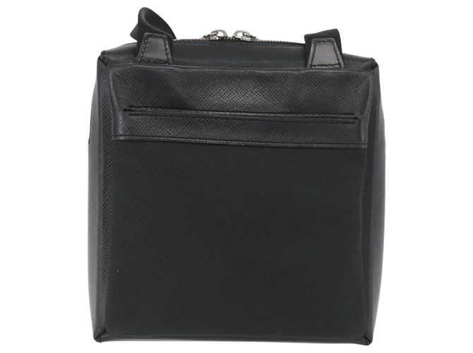 Louis Vuitton Sayan Messenger Taiga Leather and Canvas Nero - vista 2