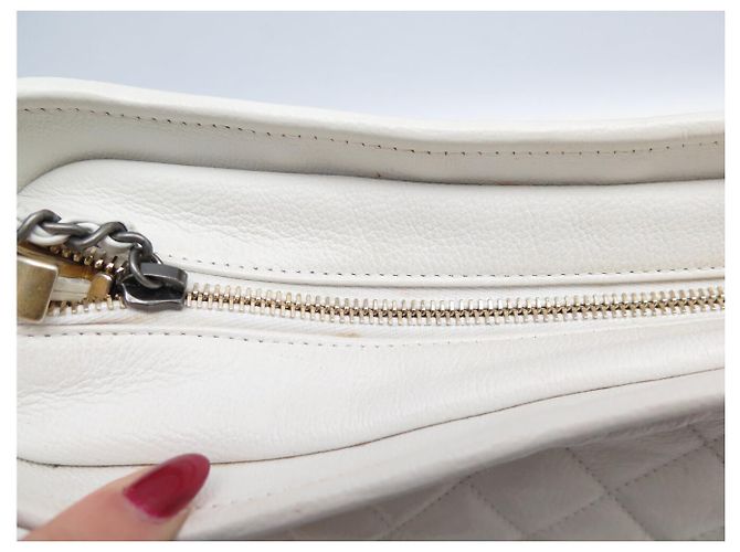 BORSA CHANEL GABRIELLE GM IN PELLE QUILTED BIANCA CON TRACOLLA Bianco - vista 17