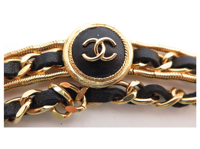 Medaillon CINTA CHANEL NOVA COM CORRENTE ENTRELAÇADA E MEDALHÃO TREVO LOGO CC T80 Dourado - vista 13
