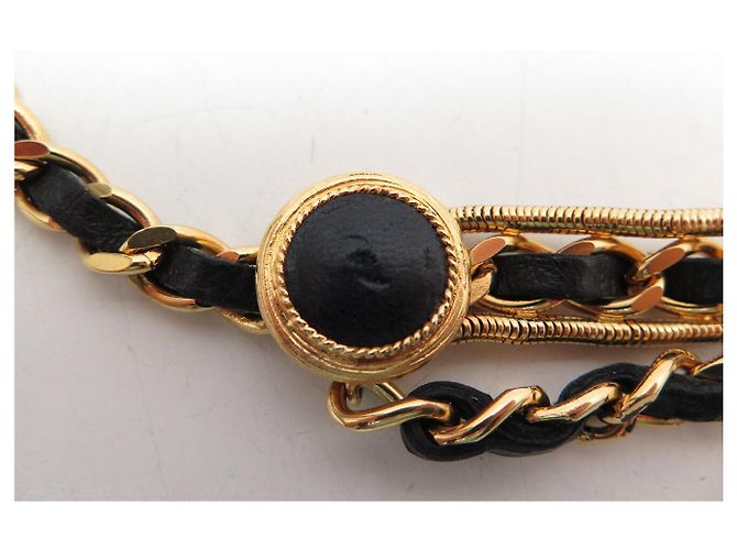Medaillon CINTA CHANEL NOVA COM CORRENTE ENTRELAÇADA E MEDALHÃO TREVO LOGO CC T80 Dourado - vista 15