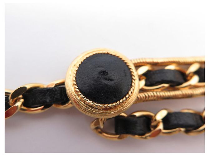 Medaillon CINTA CHANEL NOVA COM CORRENTE ENTRELAÇADA E MEDALHÃO TREVO LOGO CC T80 Dourado - vista 6