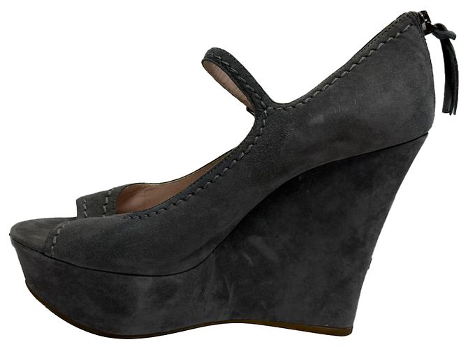 Miu Miu Décolleté Wedge Peep-Toe Mary Jane in Camoscio Grigio - vista 4