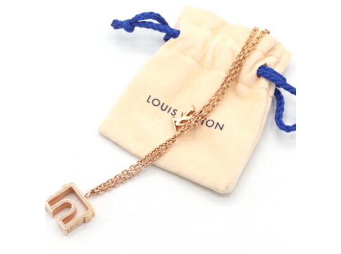 Collana in oro rosa Louis Vuitton con pendente Arc de Triomphe D'oro - vista 5