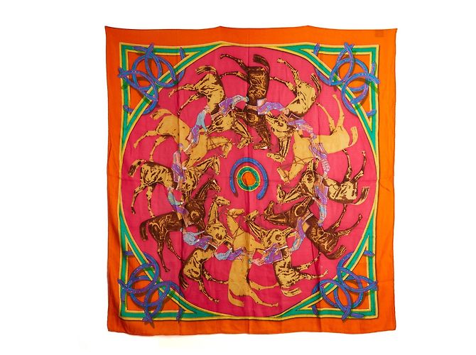Sciarpa in seta e cashmere Hermès Carré 140 Ronde des Jockeys Rosa - vista 2