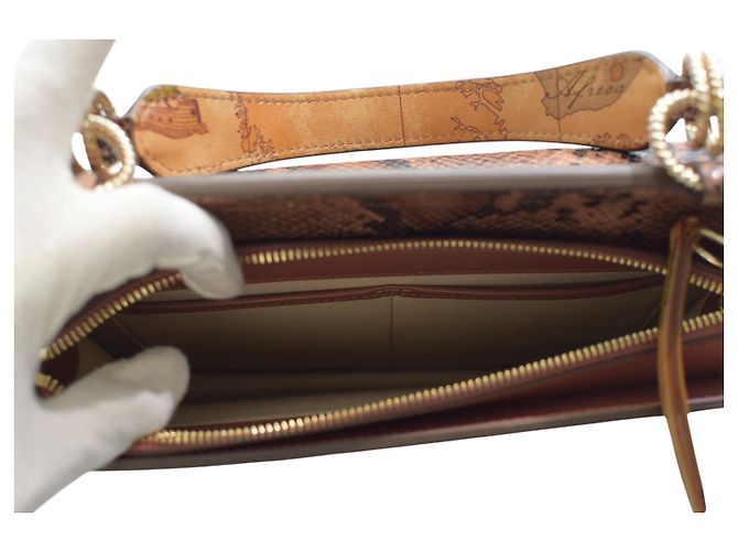 Autre Marque Alviero Martini 1ª Classe Python Print Lederhandtasche / Umhängetasche Braun Goldene Hardware - Ansicht 10