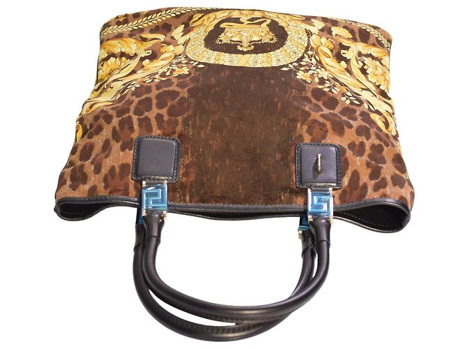 Borsa tote Vanitas in velluto nero Barocco Gianni Versace con corona dorata - vista 6