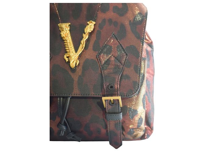 Zaino in pelle metallica con stampa leopardata Virtus di Gianni Versace con logo V barocco dorato Multicolore - vista 12