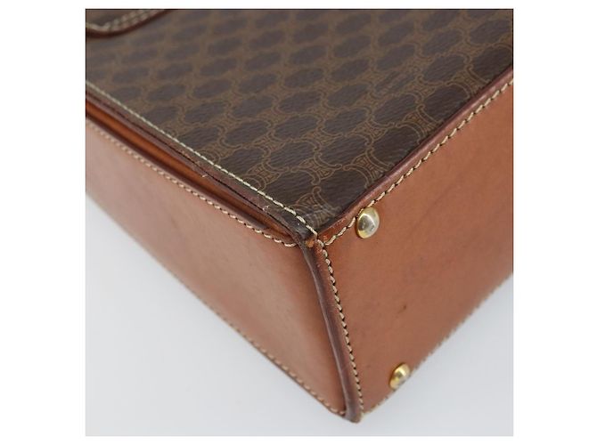 Céline CELINE Macadam Canvas Handtasche aus PVC-Leder in Braun und Gold Auth 172055 Golden - Ansicht 13