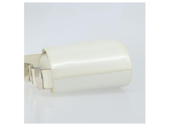Borsa a Spalla Vala in Pelle Bianca e Argento di Salvatore Ferragamo Auth BA10620 Bianco - vista 5