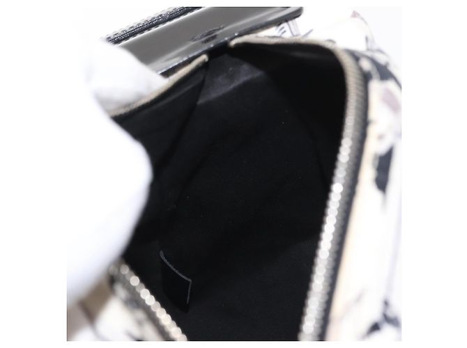 CHANEL Borsa a Mano da Compagnia Aerea in Tela Bianca Argento CC Auth 169837 Bianco - vista 18