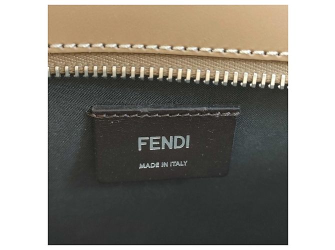 Pochette en cuir marron Zucca Fendi - vue 3