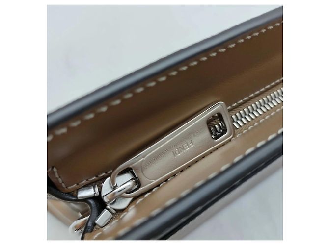 Pochette en cuir marron Zucca Fendi - vue 9