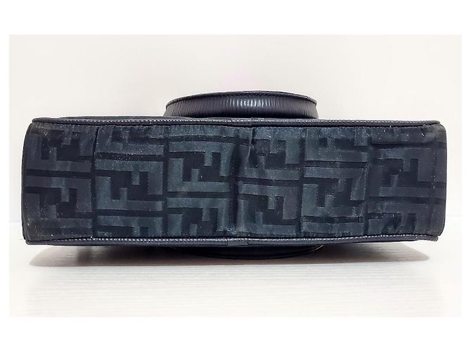 Borsa a spalla Fendi Zucca in nylon verde scuro - vista 13