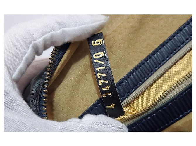 Borsa a spalla Fendi Zucca in nylon verde scuro - vista 3