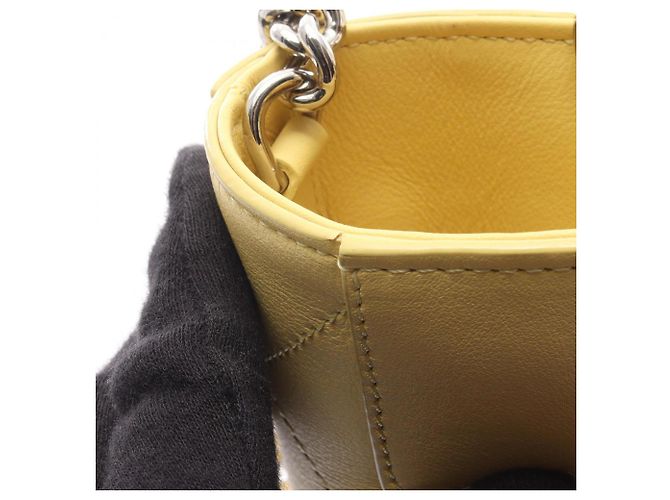 Borsa a Spalla Bucket Matelassé Chanel Giallo - vista 9