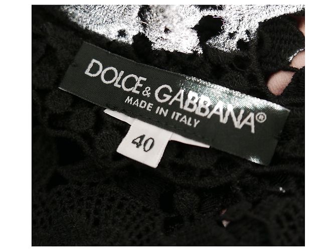 Abito in pizzo guipure nero foderato in seta rosa Dolce & Gabbana Autunno 2010 - vista 5