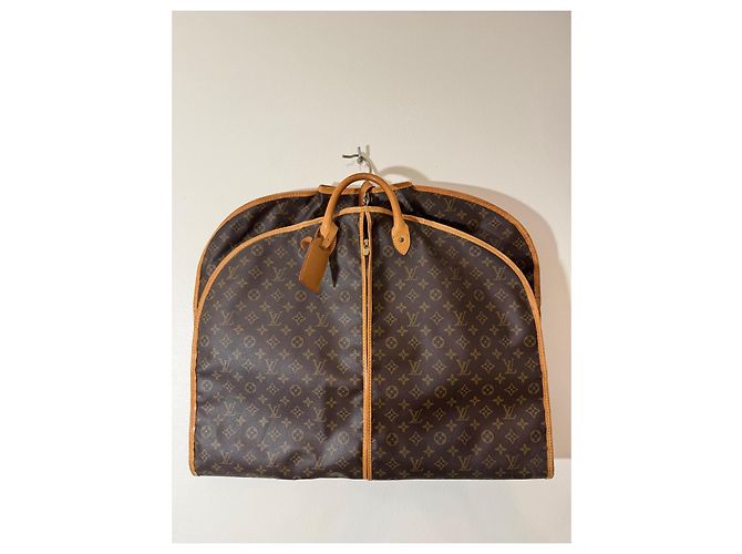 Borsa per abbigliamento Monogram Louis Vuitton Marrone - vista 4