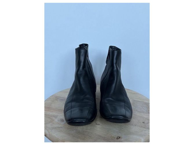 Botines Prada de cuero negro - vista 2